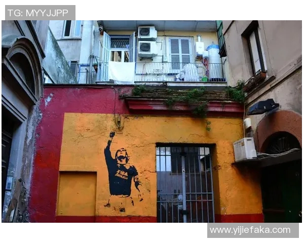 足球场上的艺术之魂球星涂鸦画让足球与创意完美融合